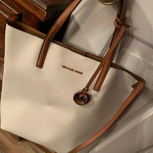 Michael Kors tote bag with clutch